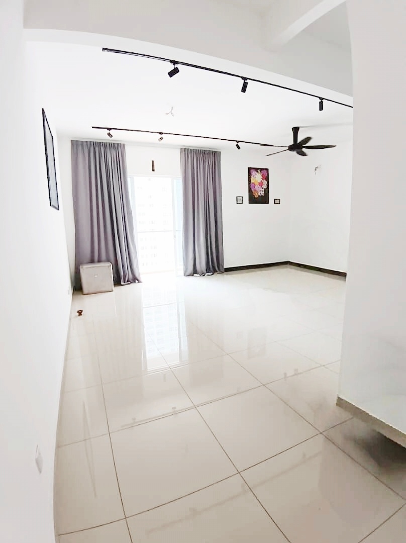 Condo @ Imperial Grande, Sungai Ara | Unfurnished