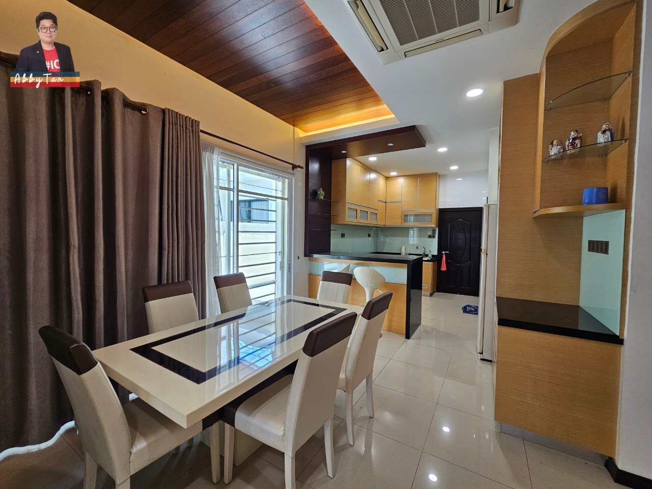 land in Kota Kinabalu, Sabah — photo 2