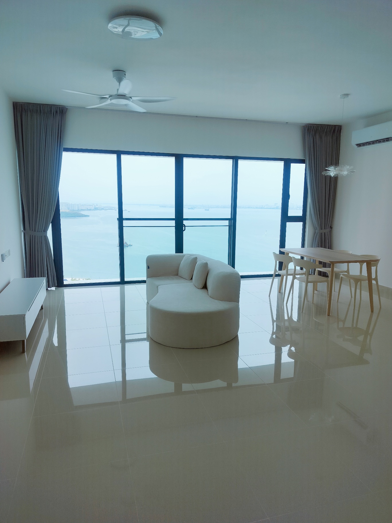 Mezzo Seaview For Rent 