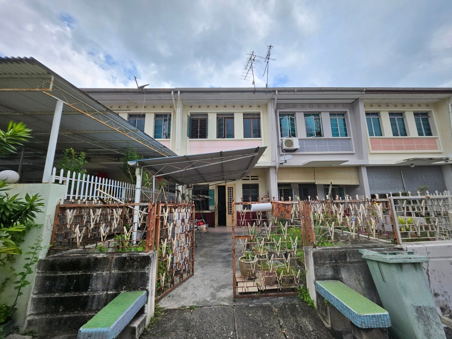 Double Storey Terrace @ Jalan Khaw Sim Bee, Georgetown | 4Bedroom