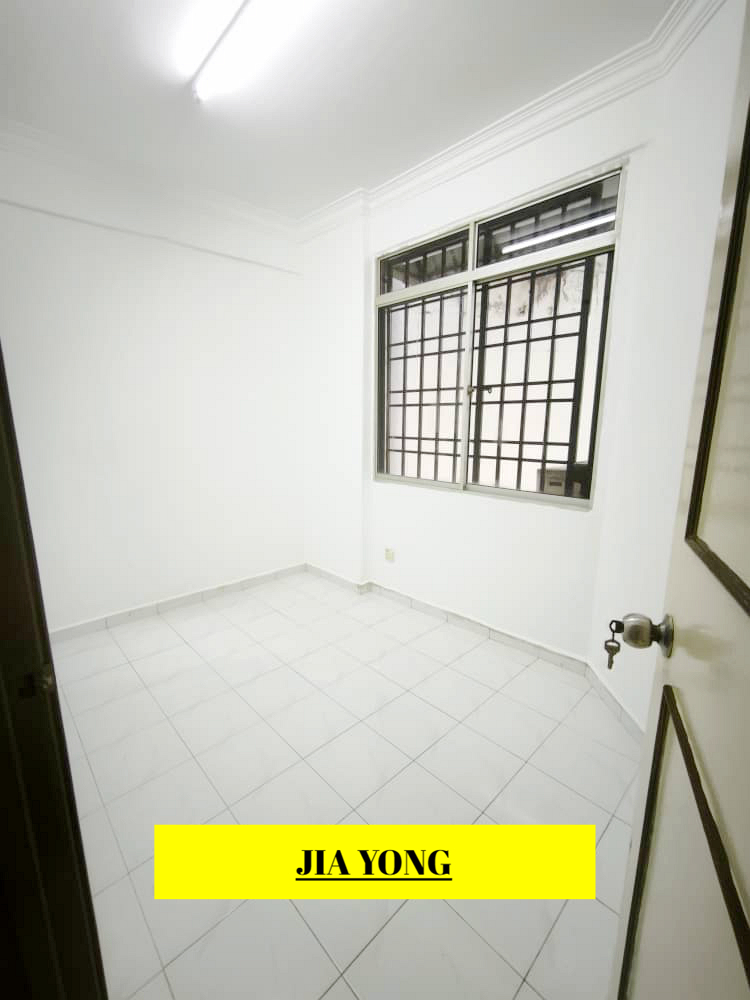 condo in Gelugor, Penang — photo 4