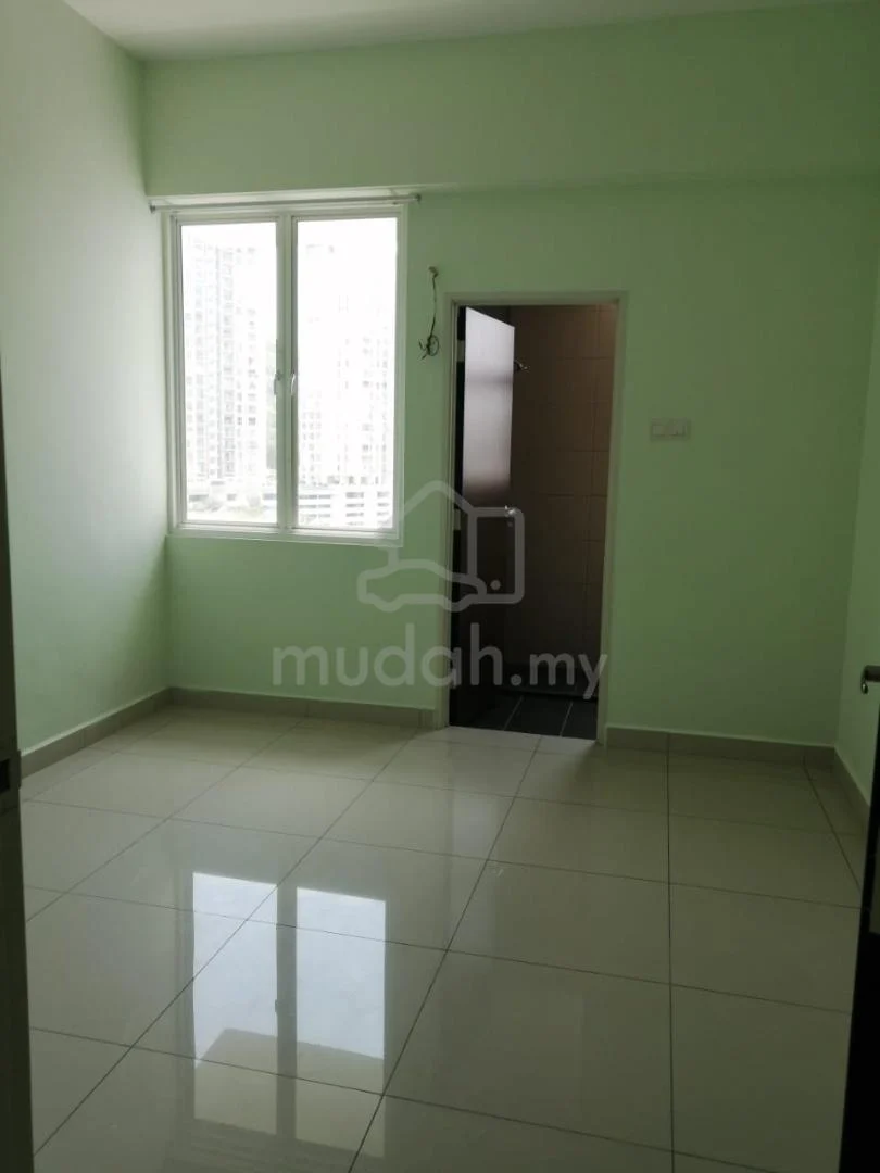 condo in Teluk Kumbar, Penang — photo 2