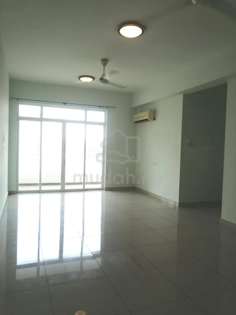 condo in Teluk Kumbar, Penang — photo 5