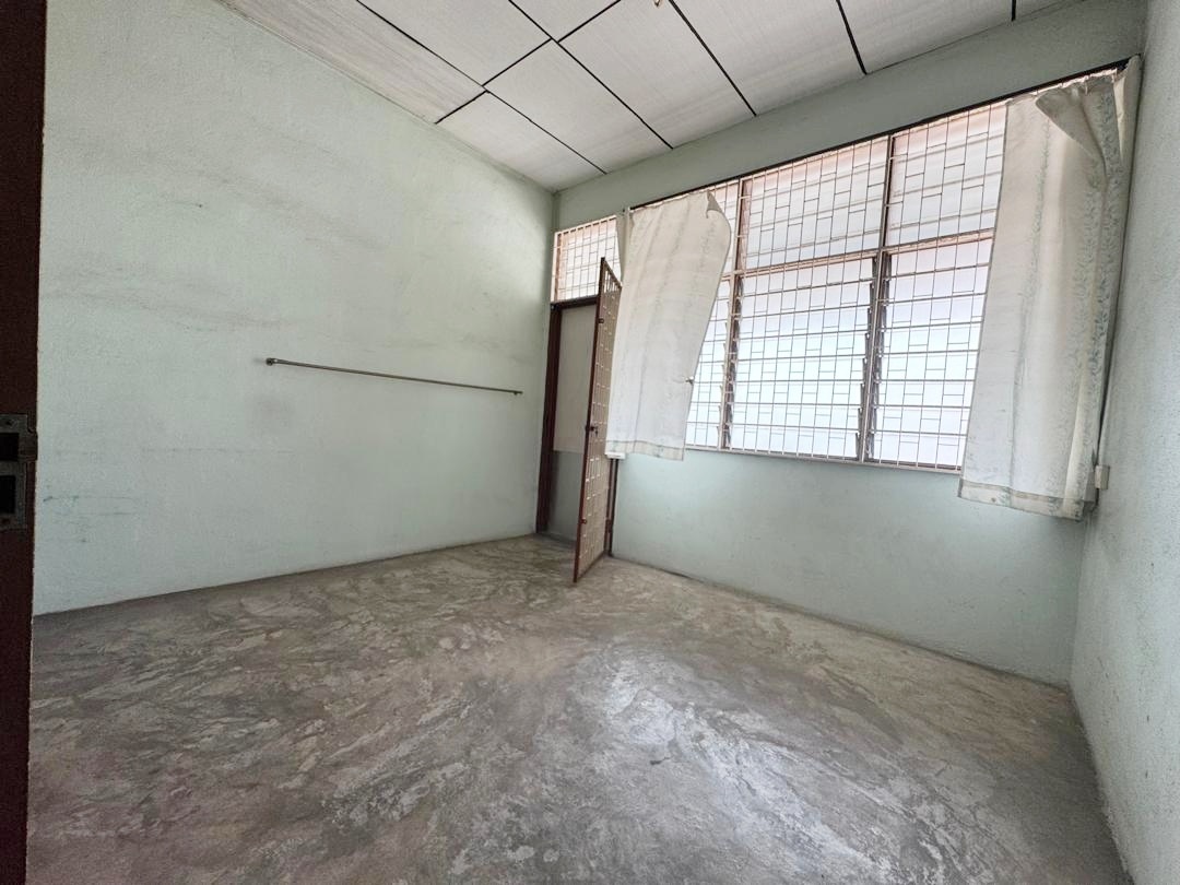 house in Gelugor, Penang — photo 4