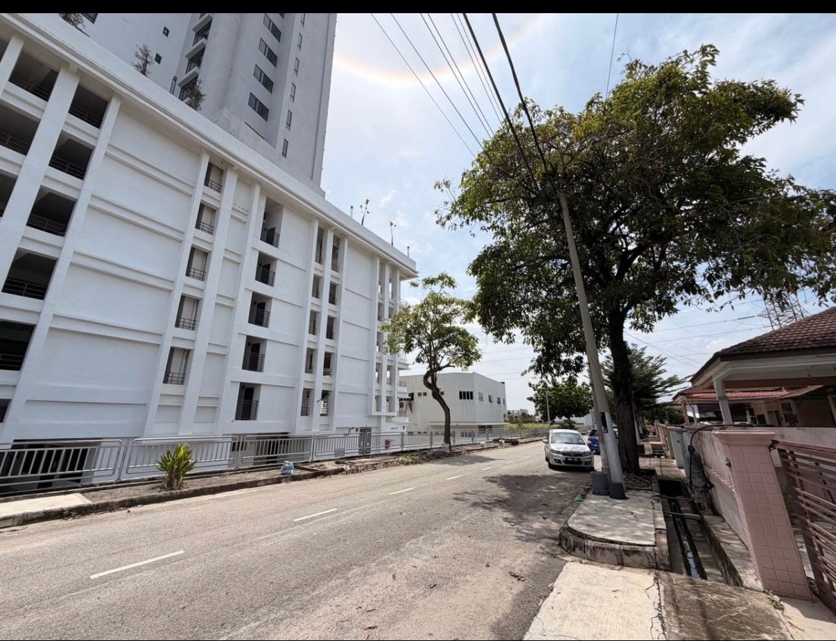 house in Bukit Minyak, Penang — photo 3