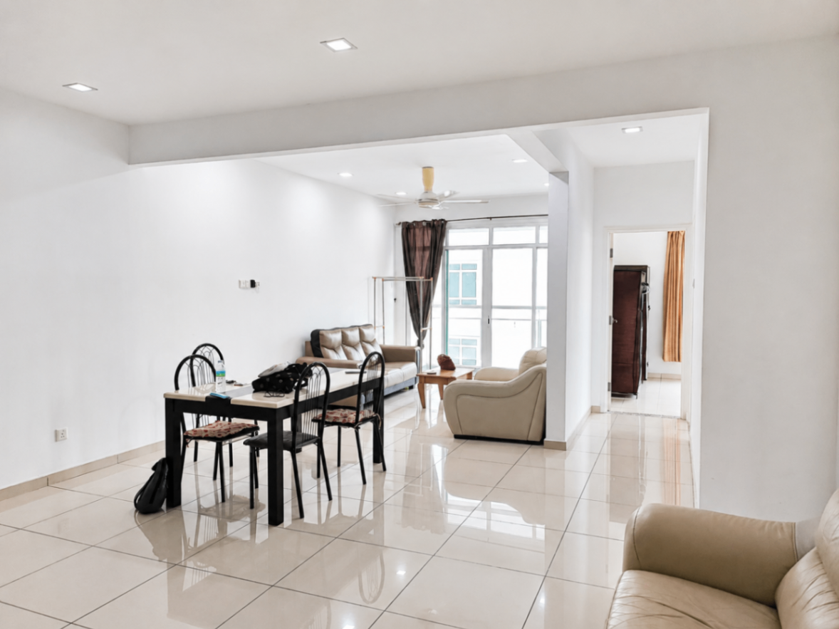 Arena Residence Bayan Baru 1250sf 2 Car Park Furnished & Renovated