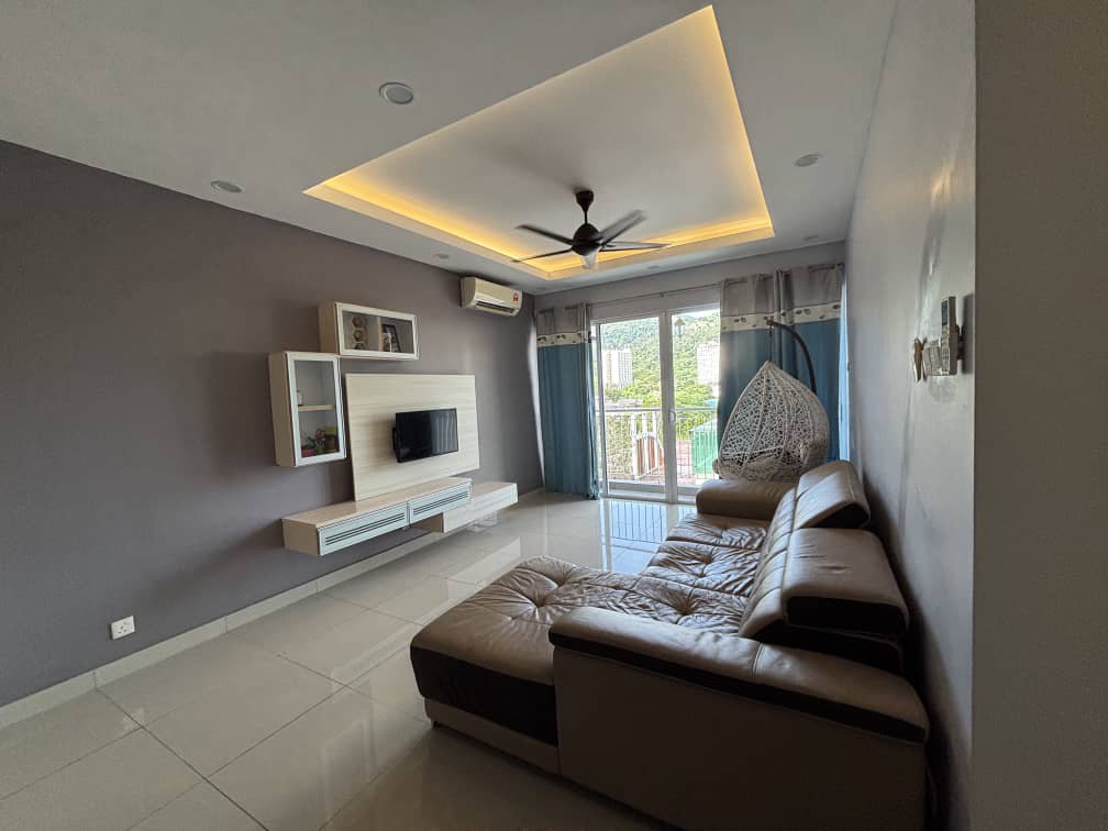Gardens Ville Condo Low Floor 1230sf 2CP Fully Renovated Sungai Ara