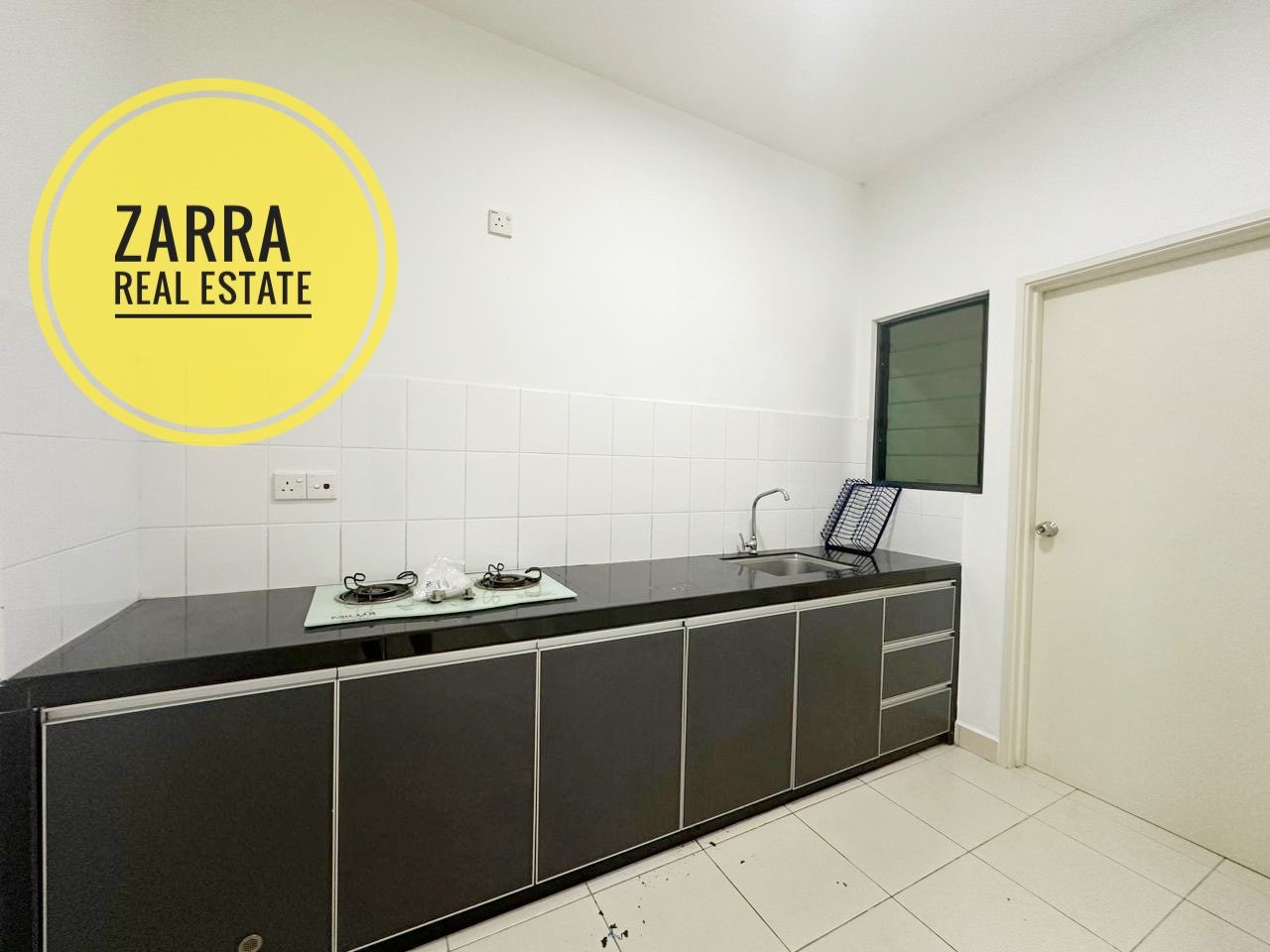 One Foresta Condominium 900Sqft Partially Renovated Unfurnished 2 Carparks
