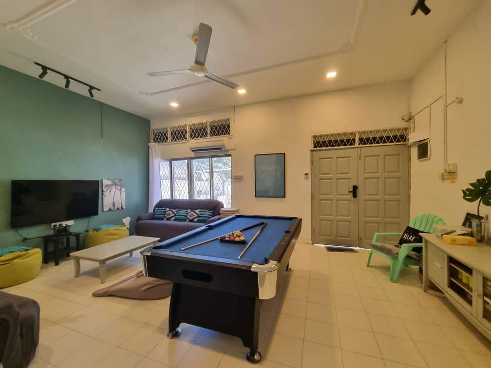 Tanjung Bungah Beachfront 2 Storey Semi D 
