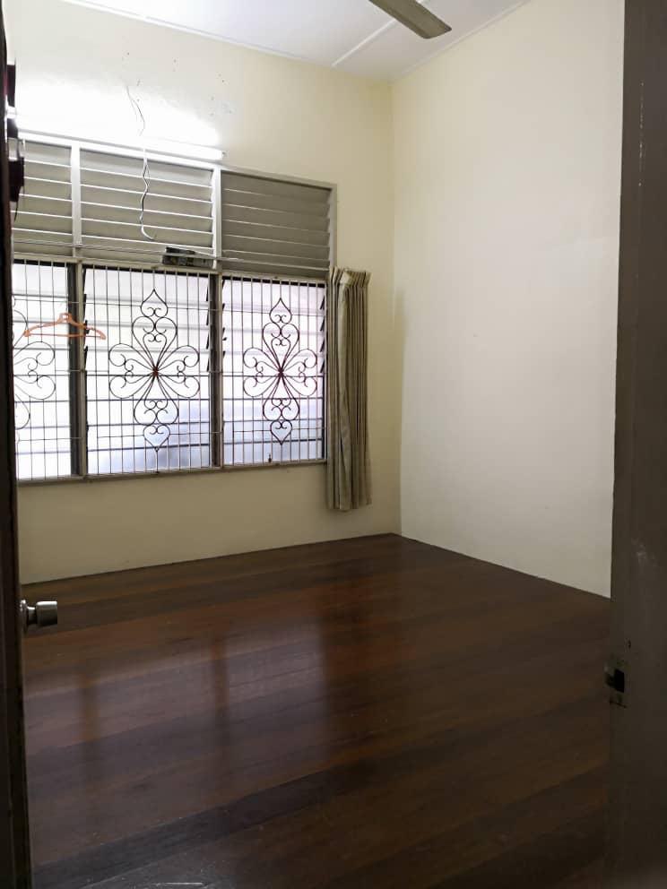 house in Gelugor, Penang — photo 5