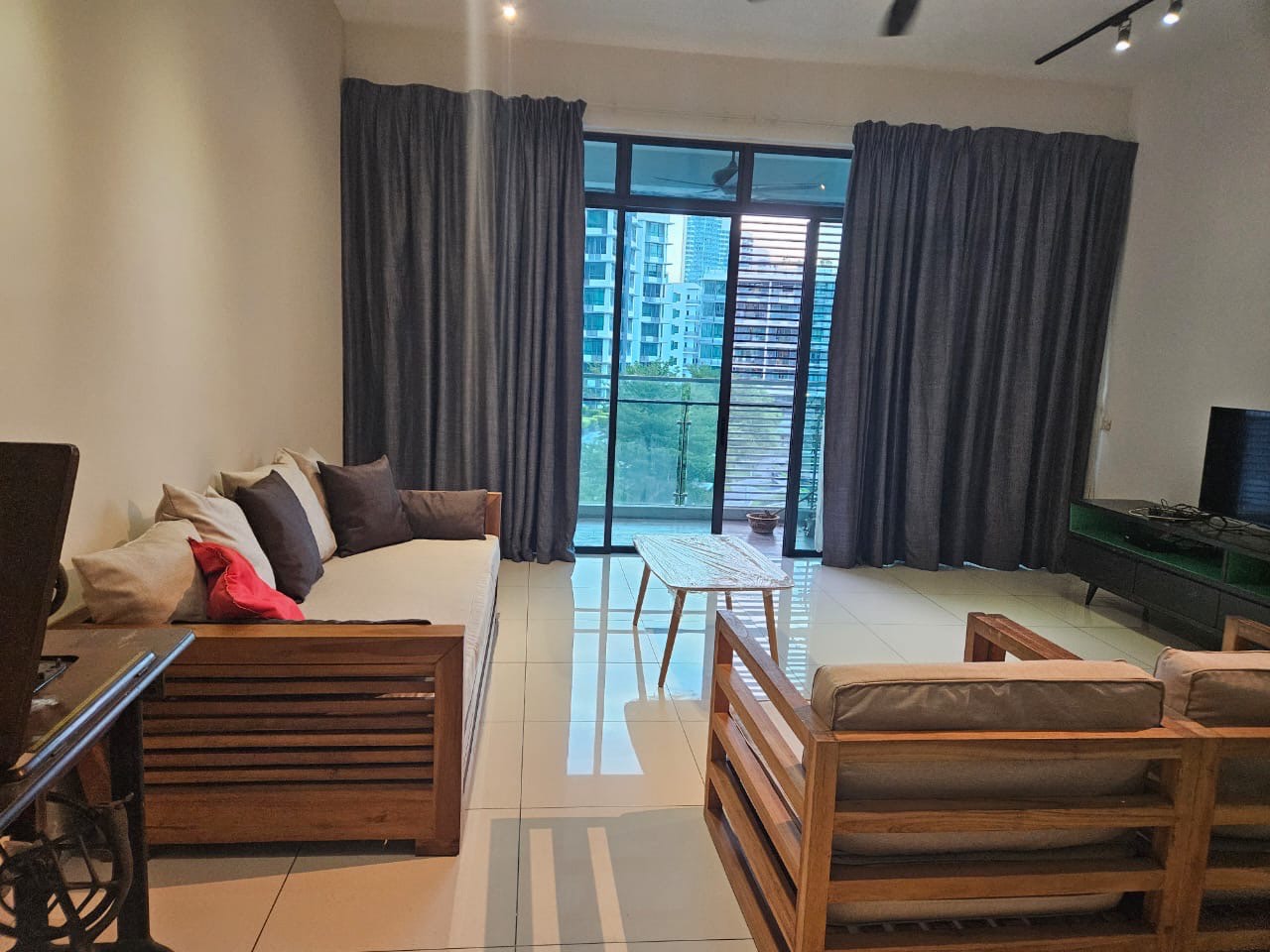 The Light Collection lll 1862sf Fully Reno & Furnished Gelugor 