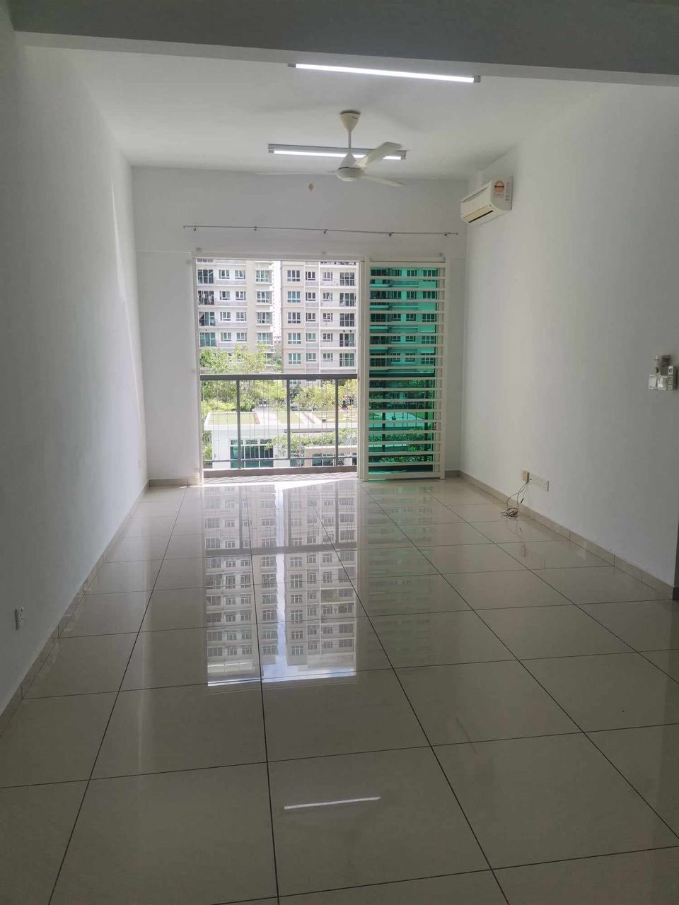 One Imperial @ Sungai Ara, 3 Car Parks ,1,200sft