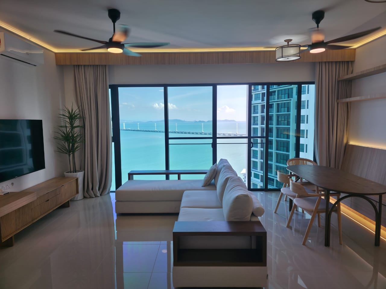 Mezzo near pwcc and nice seaview