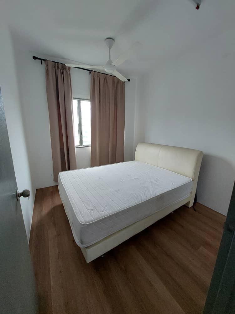 condo in Teluk Kumbar, Penang — photo 4