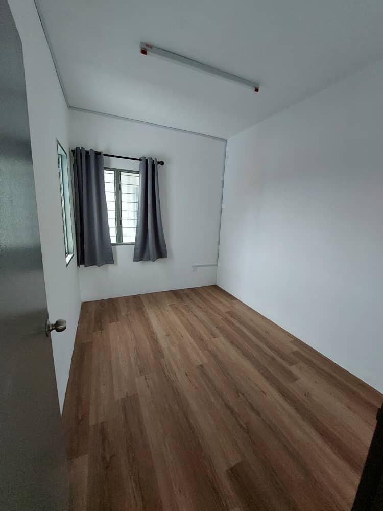 condo in Teluk Kumbar, Penang — photo 5