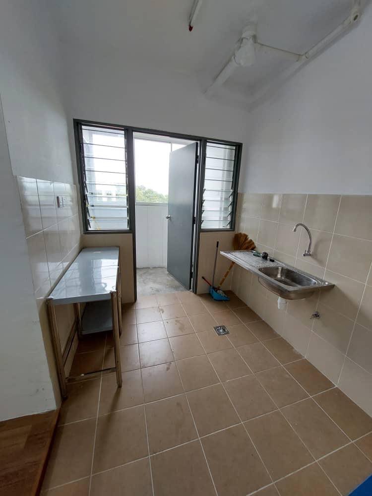 condo in Teluk Kumbar, Penang — photo 7