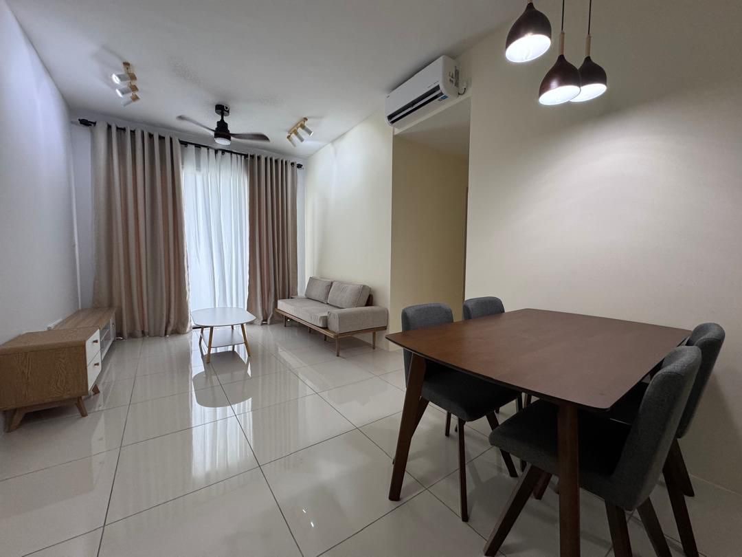Vivo executives apartment 730sf 2 car parks fully furnished