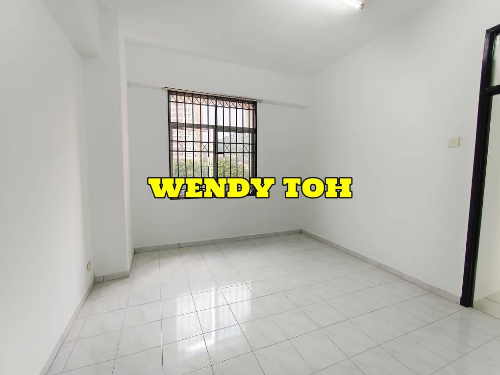 condo in Gelugor, Penang — photo 4