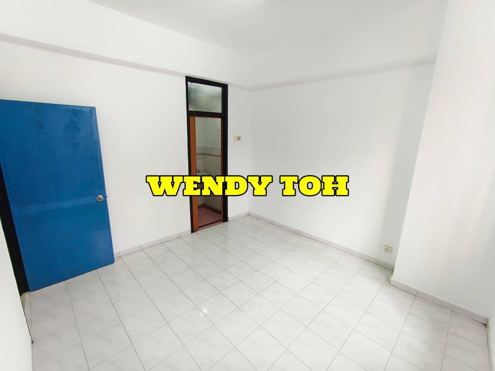 condo in Gelugor, Penang — photo 5