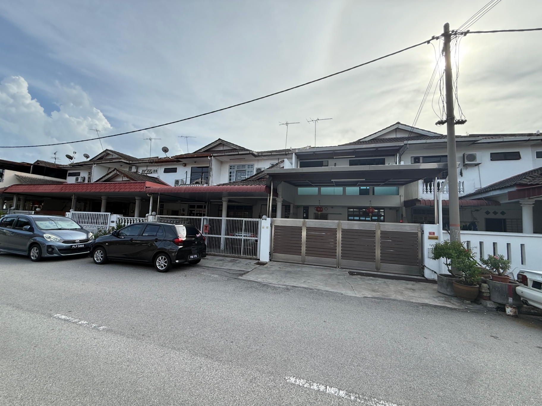 Taman Segemal 2-Storey Terrace 1200sf Partially Reno Butterworth