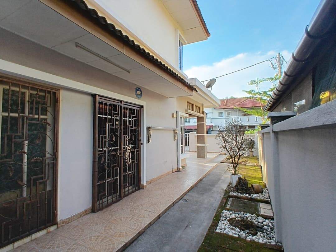 house in Seksyen 6 Bukit Mahkota, Selangor — photo 4
