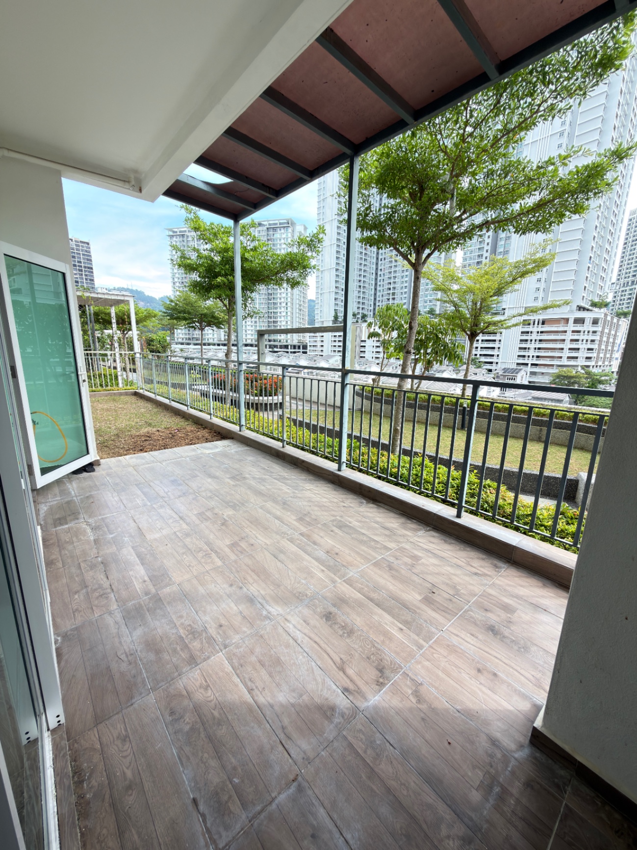 Imperial Residences Garden Unit Sungai ara 4 car parks