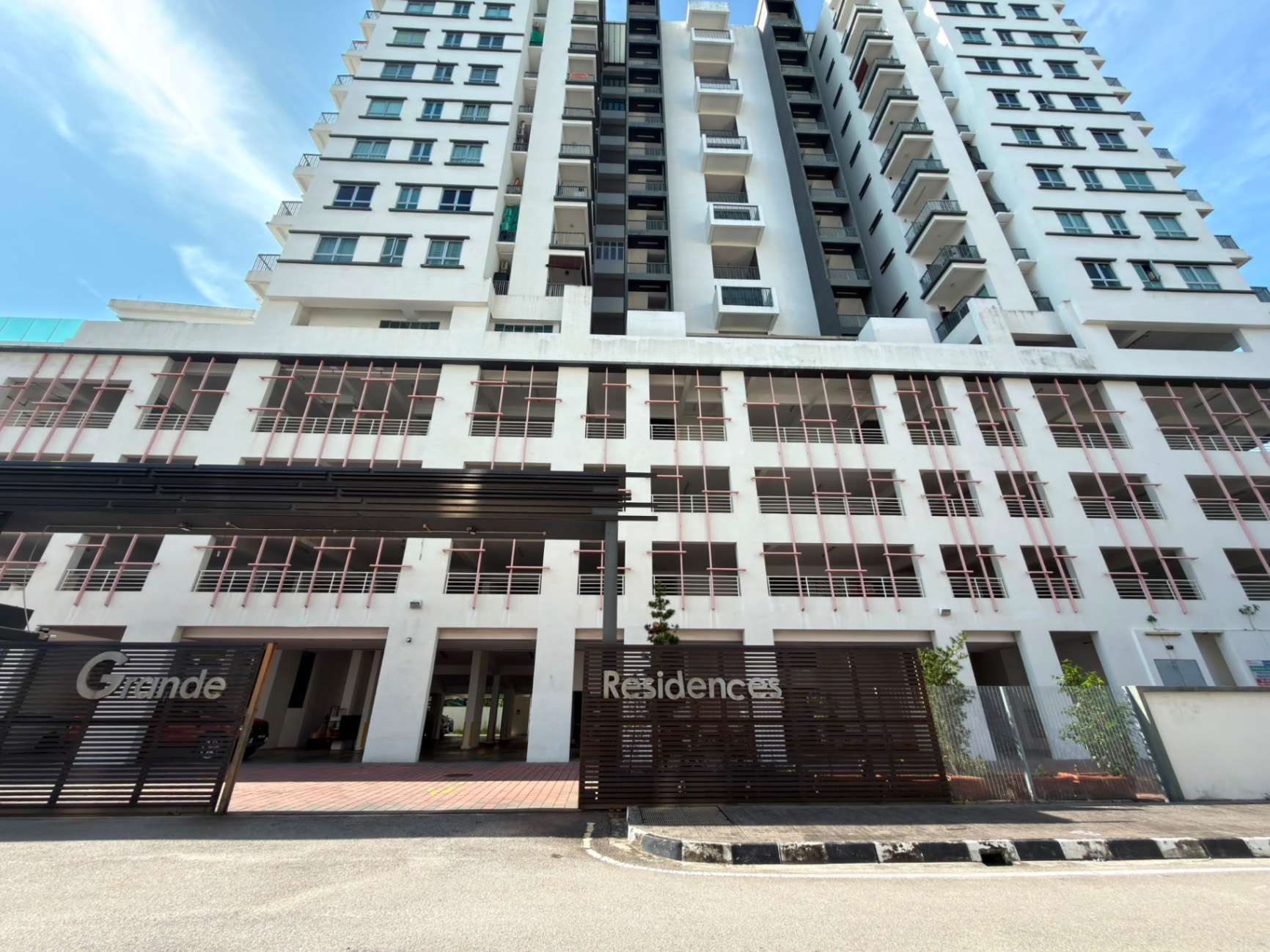 Grande Residence Condominium Butterworth Giant Large Layout Unit Rent!