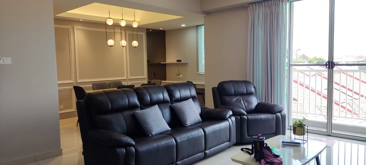 Orange Recengy Condominium Prime Renovated Unit For Sale