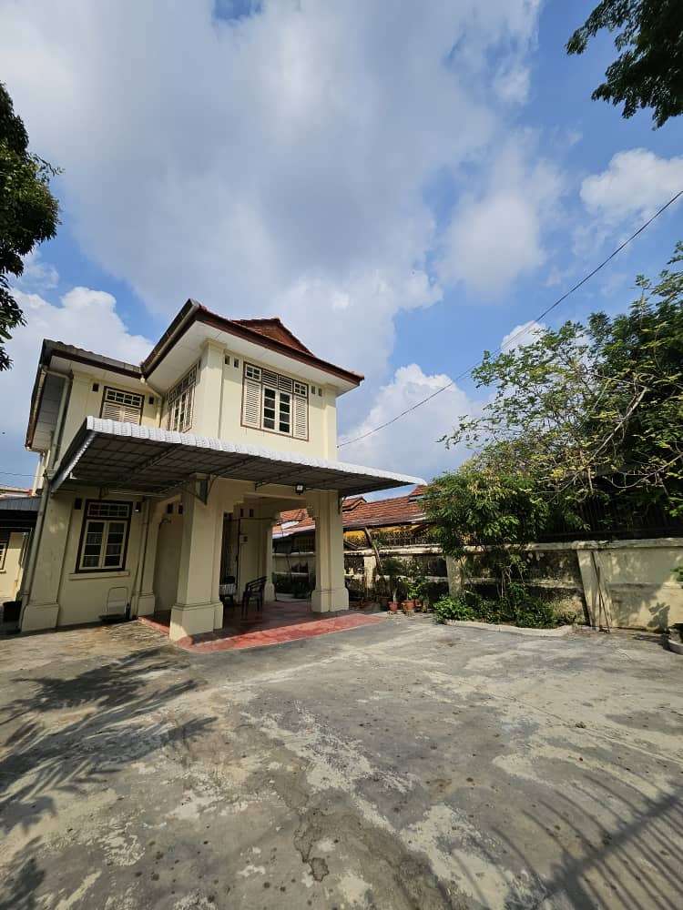 Georgetown bungalow for rent Jalan utama