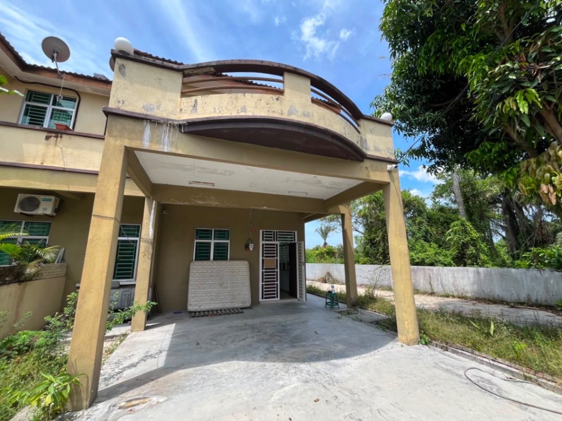 Taman Merpati Indah 2-Storey Semi-D Corner 5719sf Partially Reno Simpang Ampat