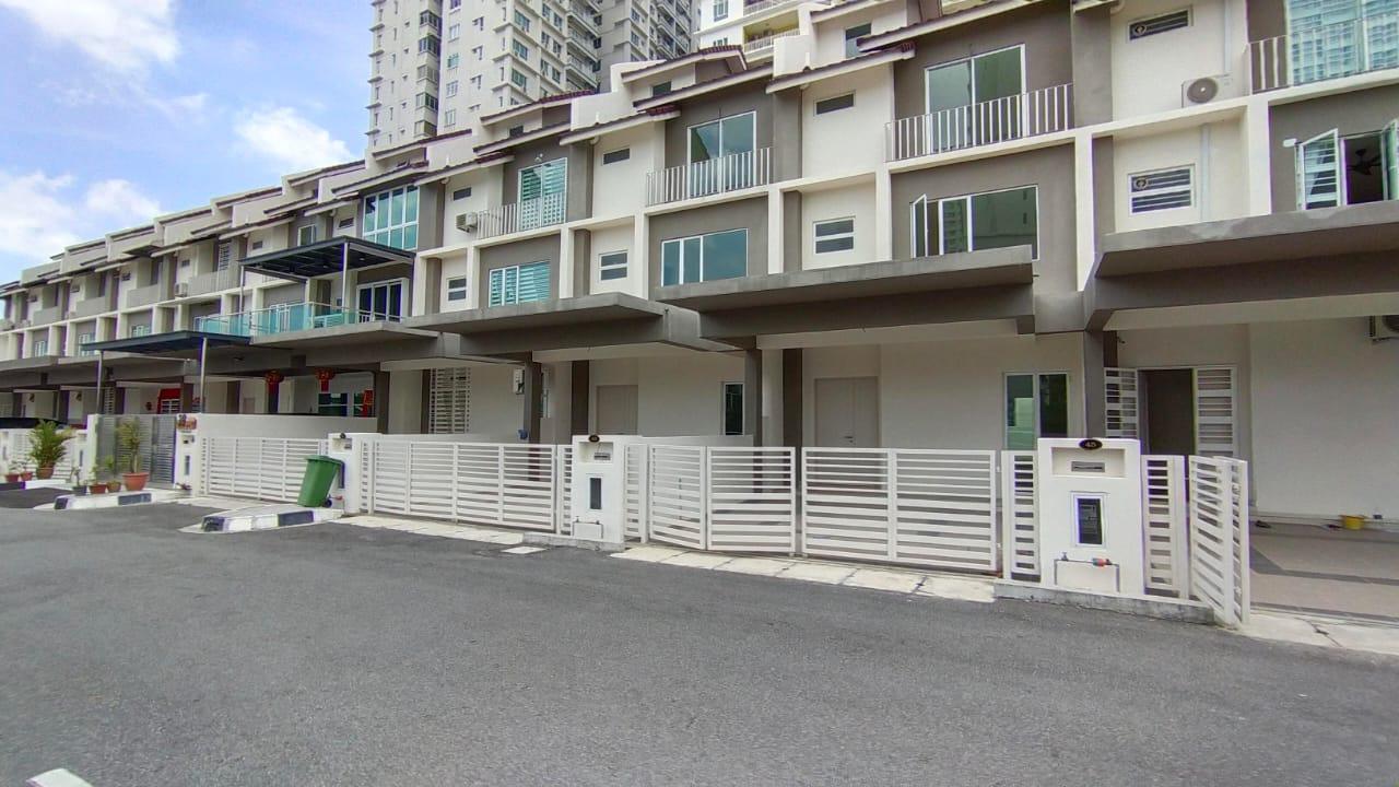 Lorong Mahsuri Bayan Baru 3 storey Terrace