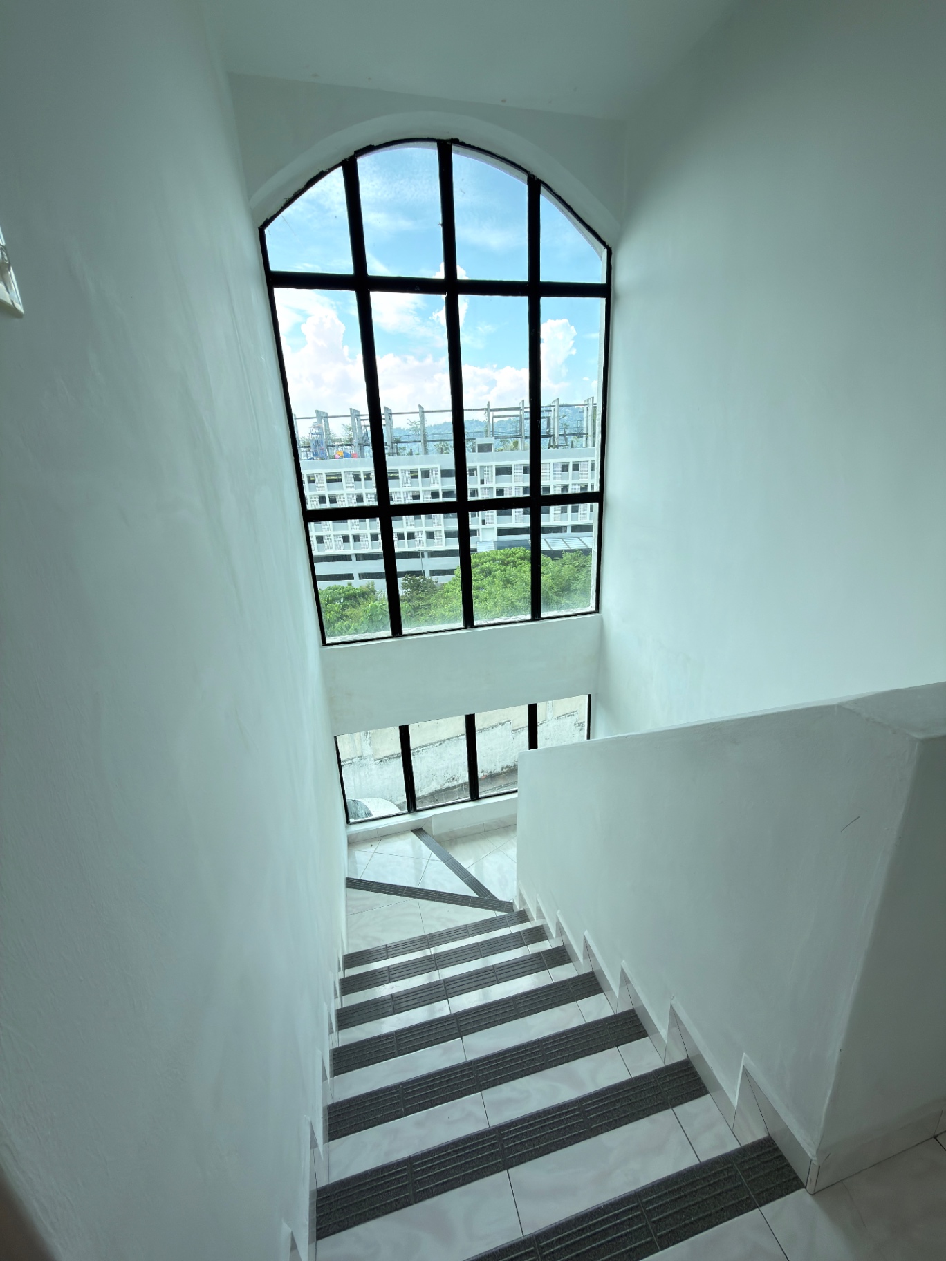 4-bedroom house in Sungai Nibong, Penang for sale — Krystal court 3 storey townhouse sungai nibong bayan lepas