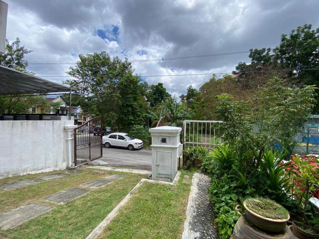 house in Taman Bukit Emas Seri Kembangan, Selangor — photo 2