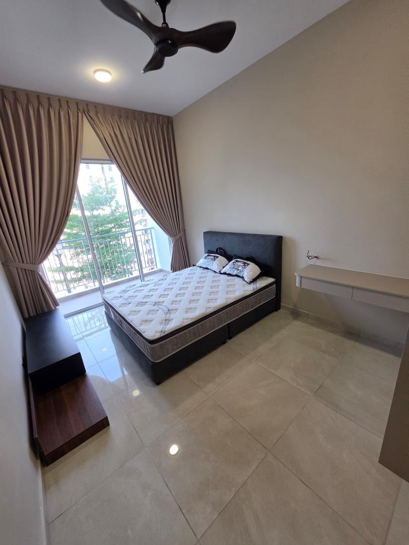 Lucerne bayan lepas studio unit 348sf low floor 1 car park 