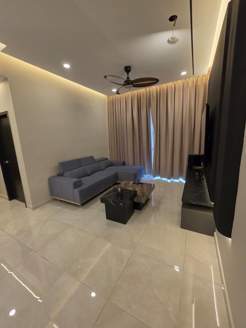 Lucerne bayan lepas 937sf 2 bedrooms fully furnished Ready 