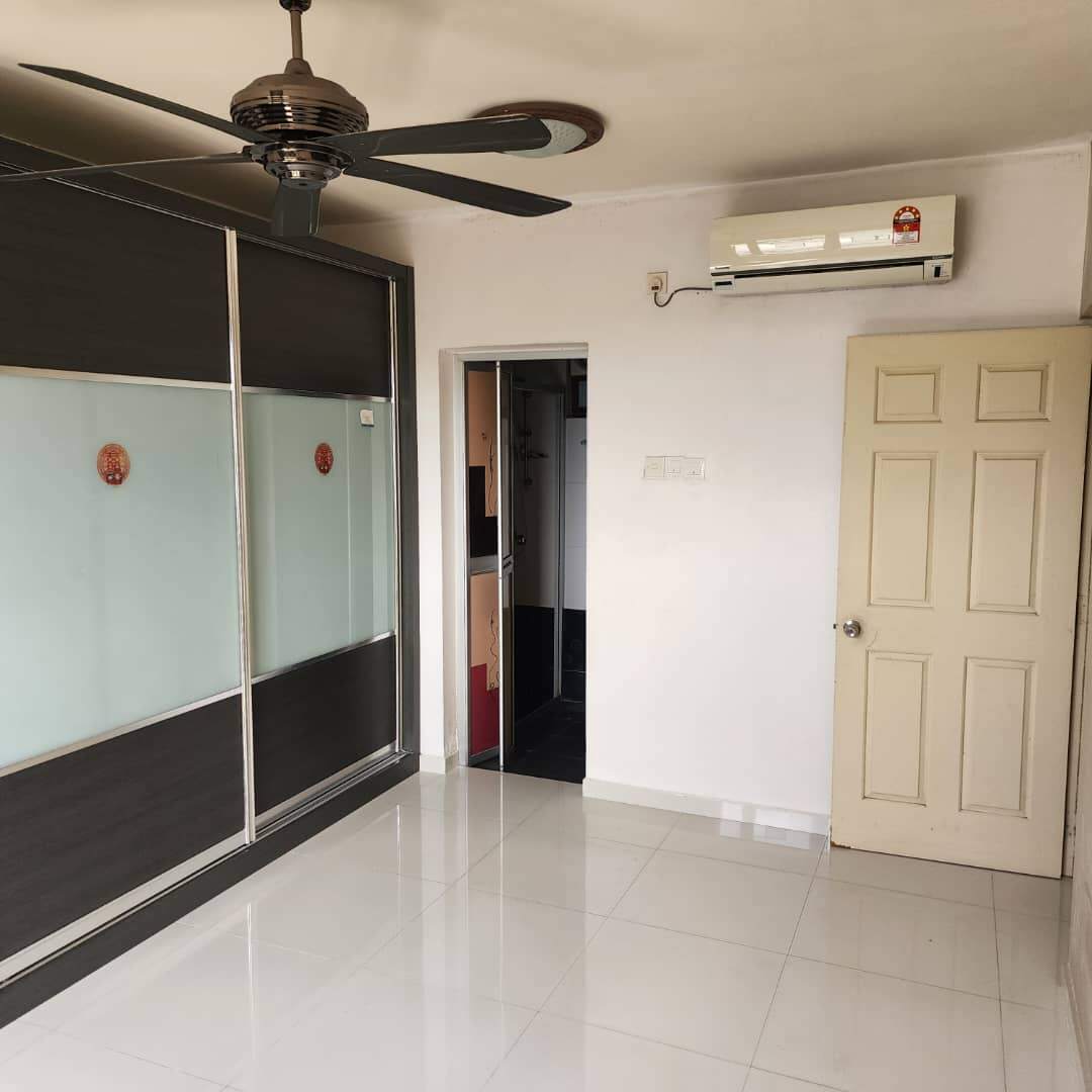 condo in Sungai Ara, Penang — photo 4
