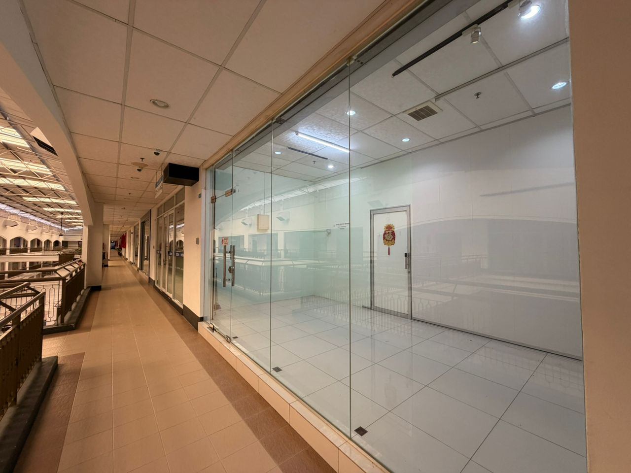D'piazza Office Lot 1200sf Renovated Partly Furnished