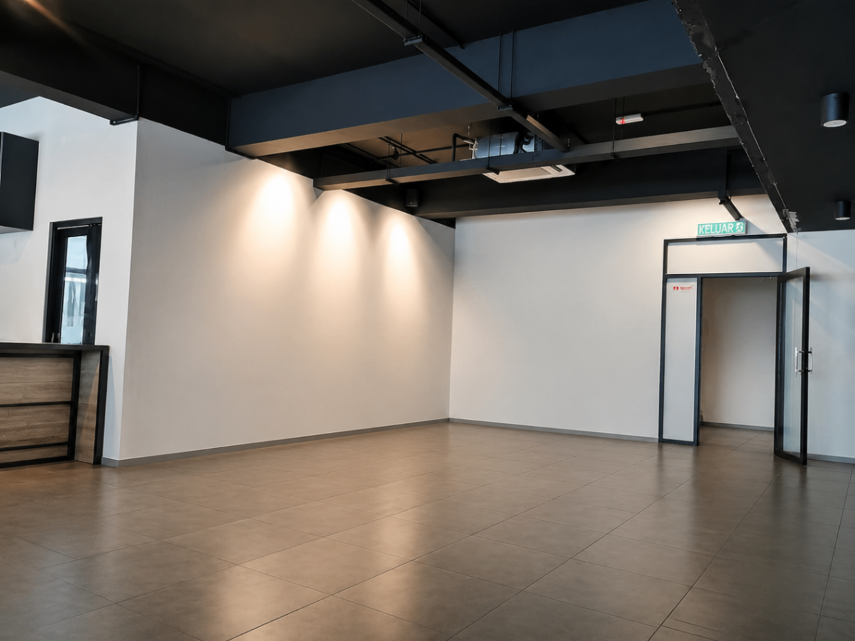 Jelutong Shop lot at Ground Floor