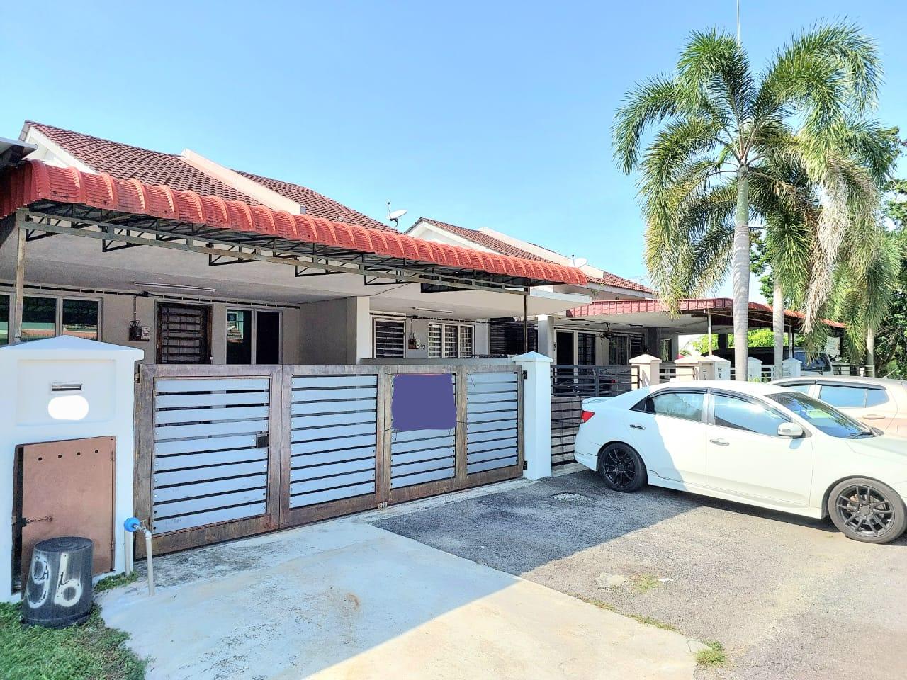 4-bedroom house in Dengkil, Selangor for sale — Rumah Teres Setingkat Dengkil Kota Warisan (Full Loan)