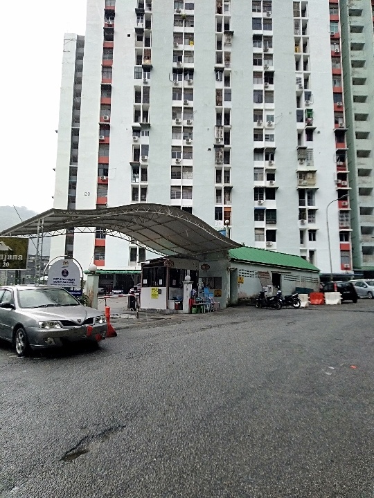Apartment Desa Saujana, Paya Terubong, Pulau Pinang