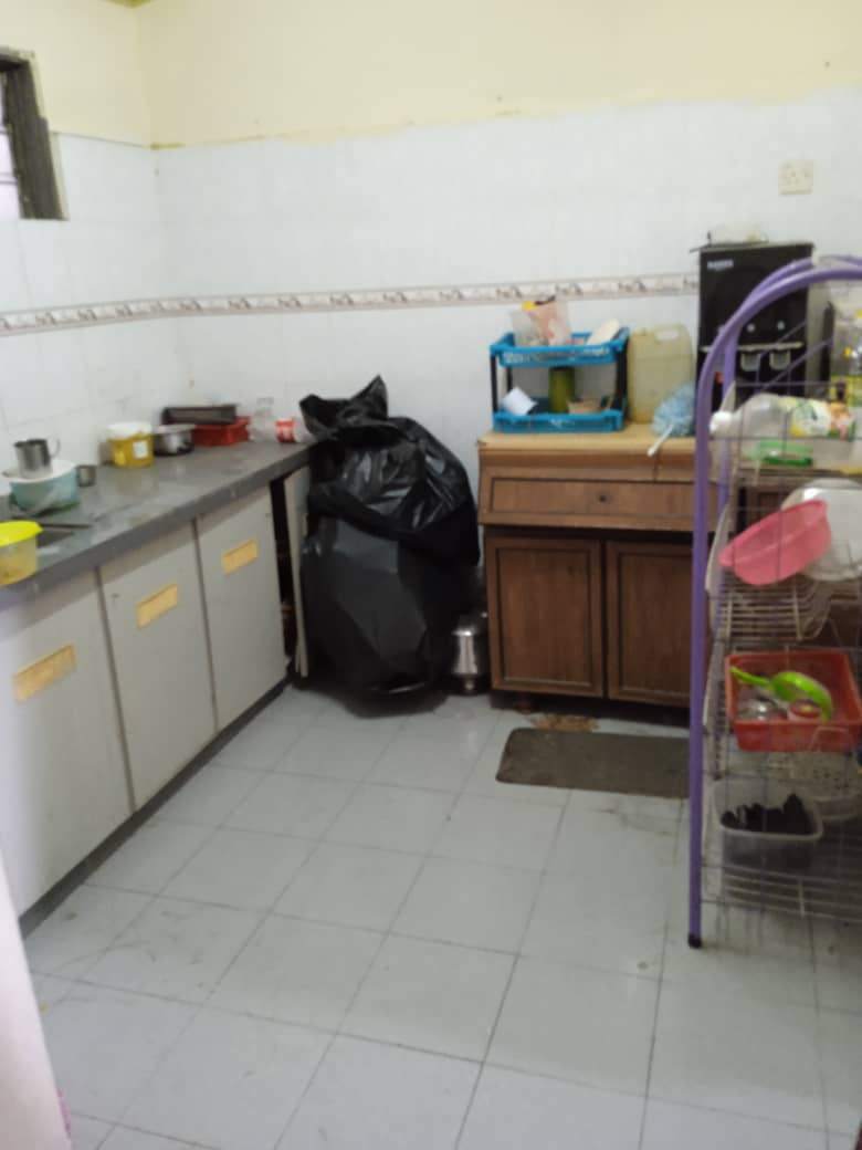 kitchen cabinet & mozek, Full loan, First floor, BM flat machang bubok