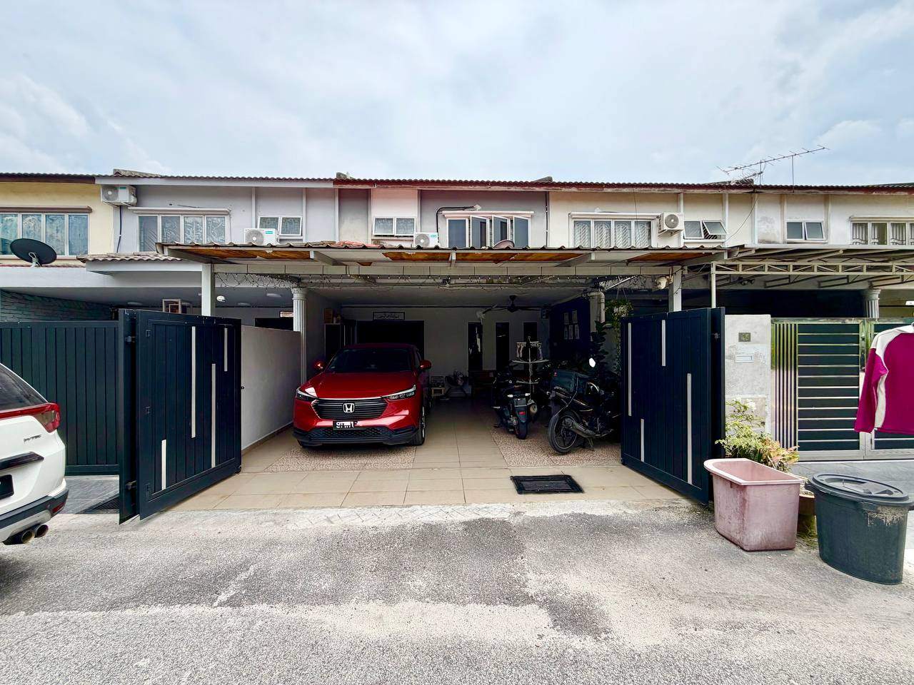 4-bedroom house in Klang, Selangor for sale — Fully Renovated Freehold Terrace Taman Sentosa Klang