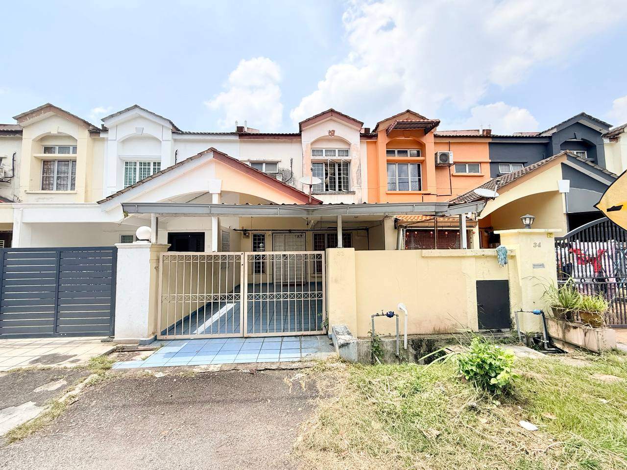 3-bedroom house in Cheras, Selangor for sale — Facing Open Rumah Teres 1900 sqft