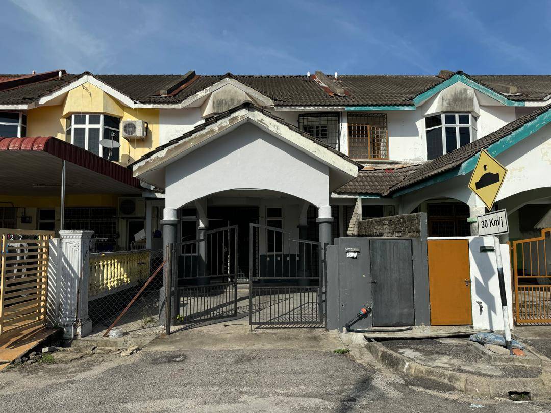 2-Storey Terraced House for Sale @ Taman Air Tawar Indah, Teluk Air Tawar | Freehold