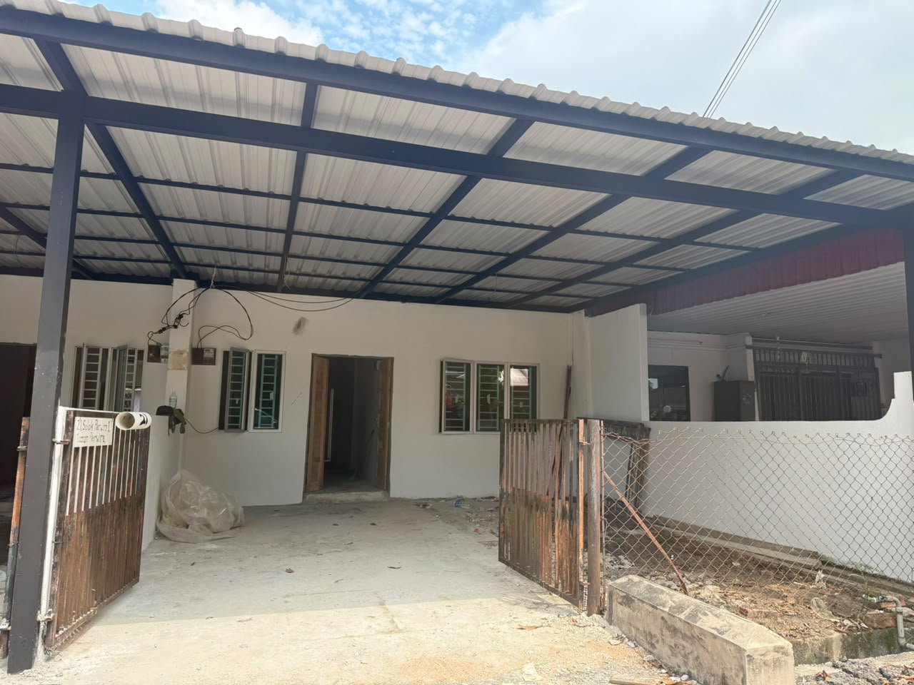 3-bedroom house in Permatang Tinggi, Penang for rent — Taman Perwira 1-Storey Terrace Partially Renovated 1200sf Permatang Tinggi