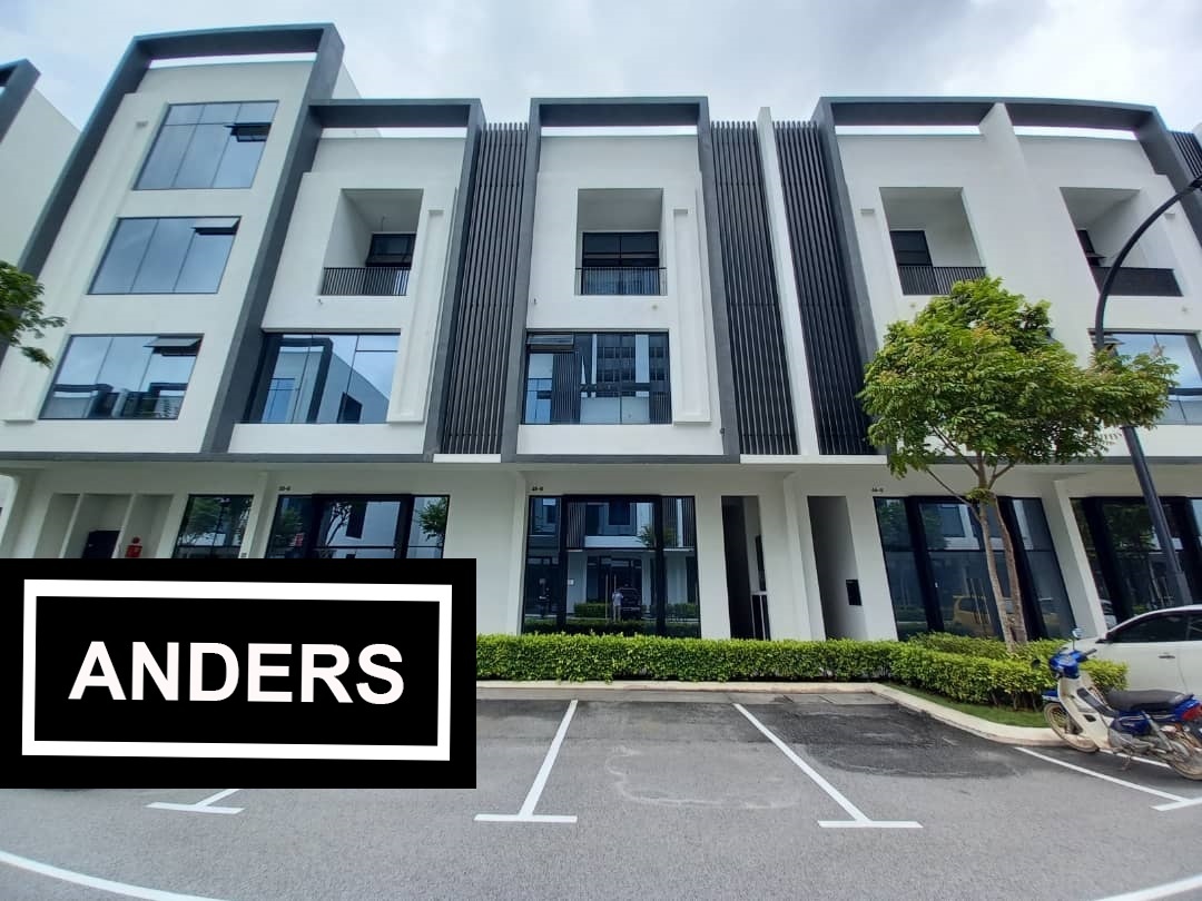 3-bedroom commercial in Batu Kawan, Penang for sale — Vervea Commercial Shop Office En Bloc 3 Storey Batu Kawan Sale