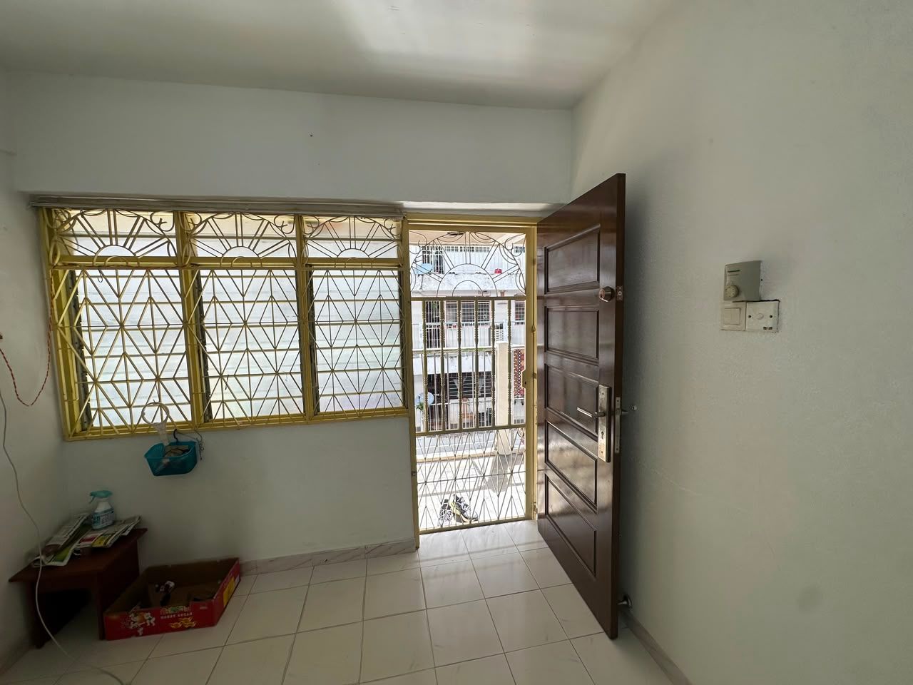 2-bedroom condo in Air Itam, Penang for sale — Farlim Lorong Semarak Api Block 4B High Floor Flat For Sale RM120K Farlim Lorong Semarak Api Block 4B 高楼层组屋出售 RM12万