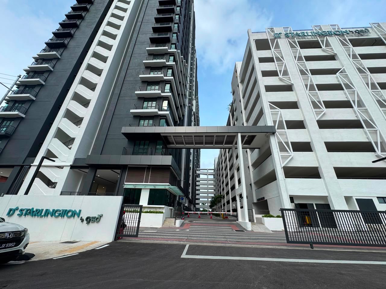 D'Starlingtton Condominium @ Bayan Lepas,Freehold, 2 Car Parks