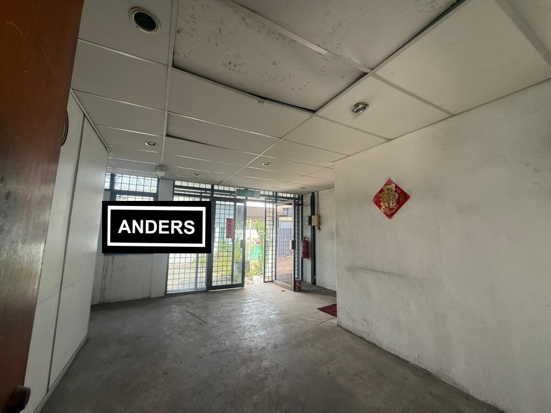 1.5 Storey Semi-Detached Factory At Taman Perindustrian Ringan Juru For Rent