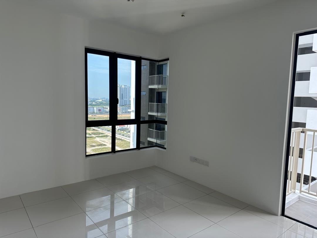 Vivo Executives Apartment Batu kawan  830sf high floor bare unit
